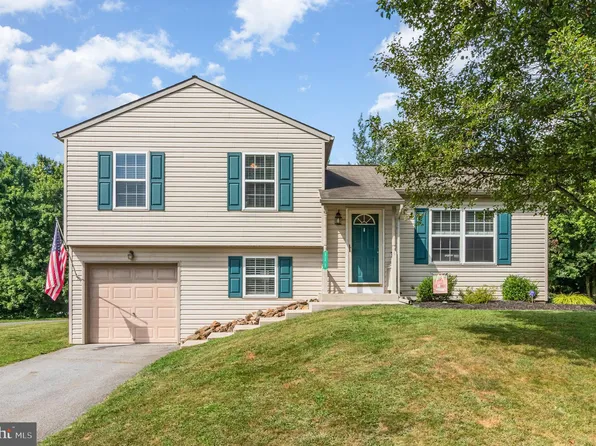 111 Skipjack Way, Bainbridge, PA 17502