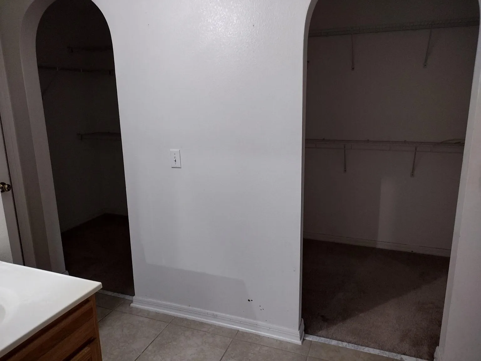 3 bed, 1.5 bath, 3269 sqft, $2,400 — Photo 4