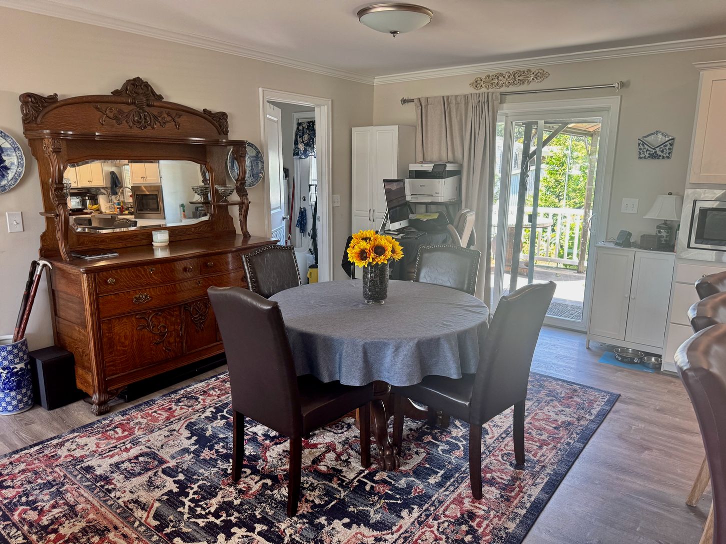  Living/Dining/Kitchen (open concept)