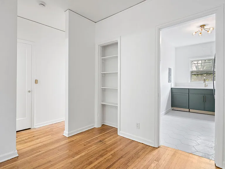 3622 SE Harrison St #6 — Photo 5