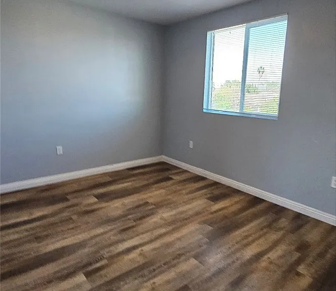 213 W 43rd Pl — Photo 15