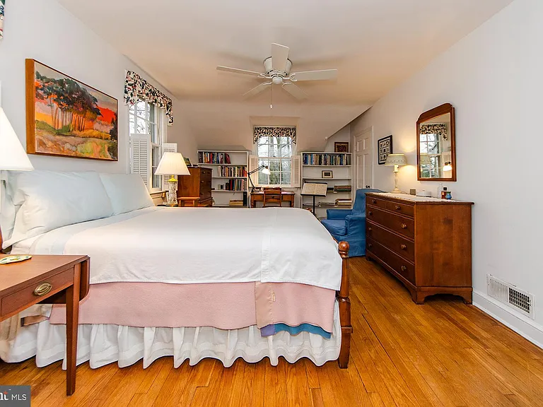 1308 Tracy Pl — Photo 36