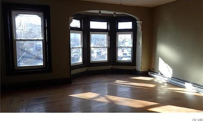 217 N 8th St — Photo 11
