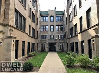 623 W Roscoe St, Chicago, IL 60657