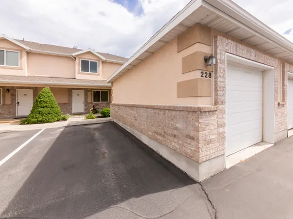 228 W 1975 N, Harrisville, UT 84414