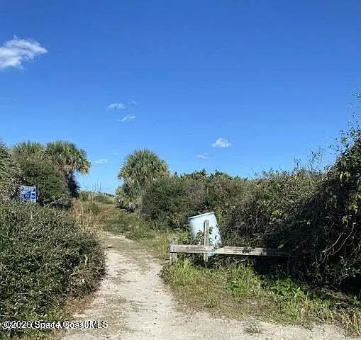 2 bed, 2.0 bath, 1332 sqft, $2,300 — Photo 2