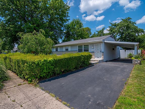 3rd image of 1686 Karon Dr