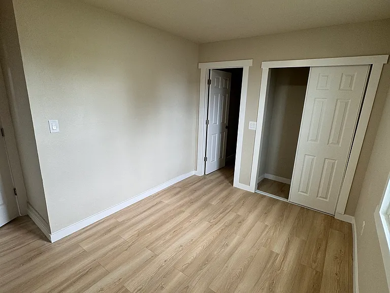 321 W Summa St — Photo 15
