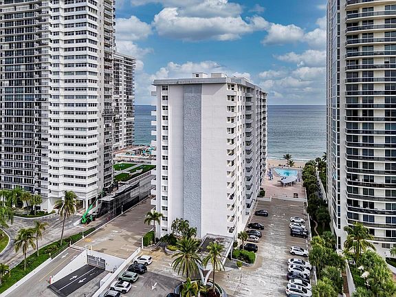 4th image of 4250 Galt Ocean Drive #8a