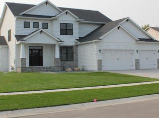 3734 Aspyn Ln N, Fargo, ND 58102