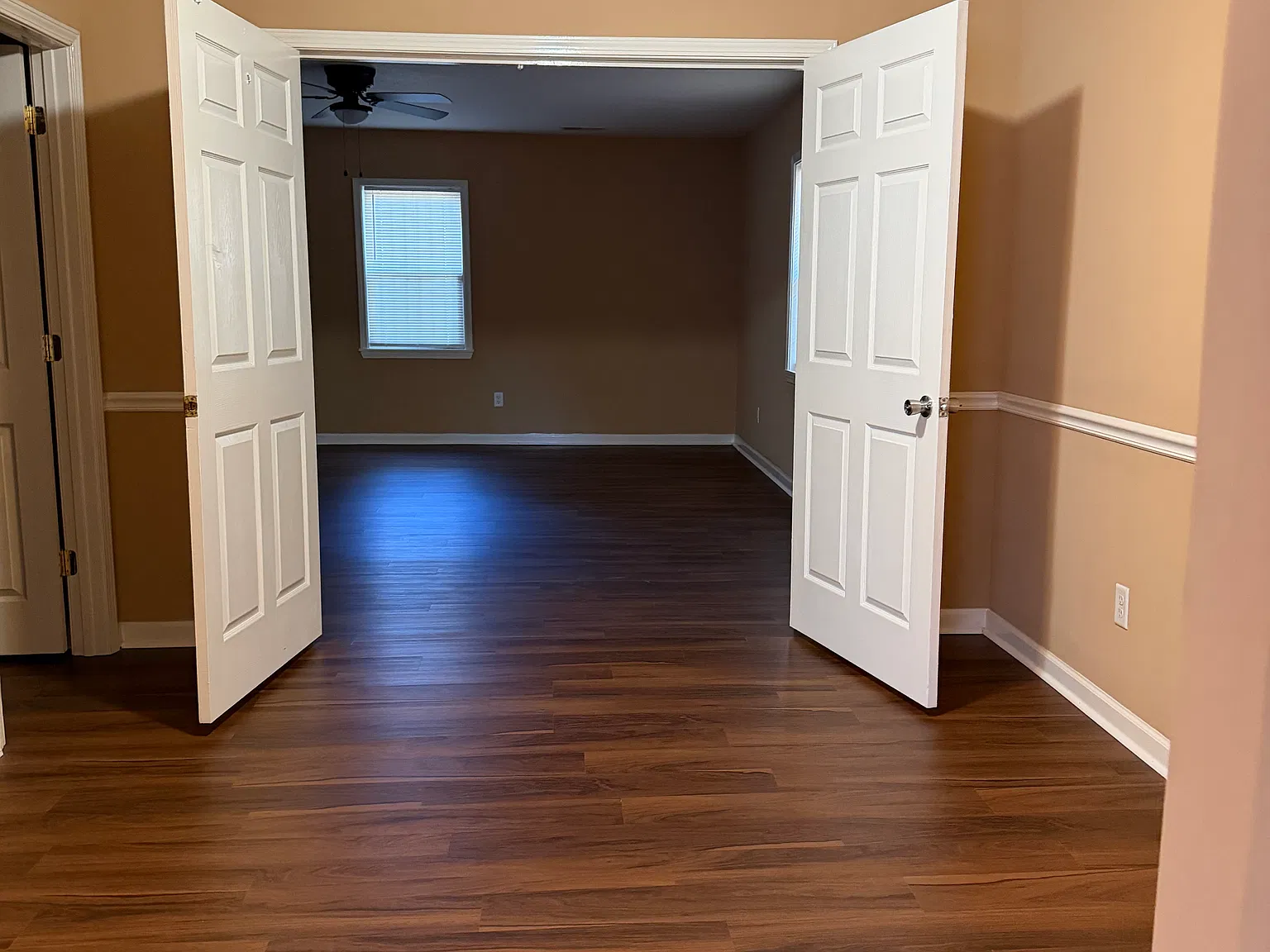 3 bed, 1.5 bath, 1290 sqft, $1,600 — Photo 4