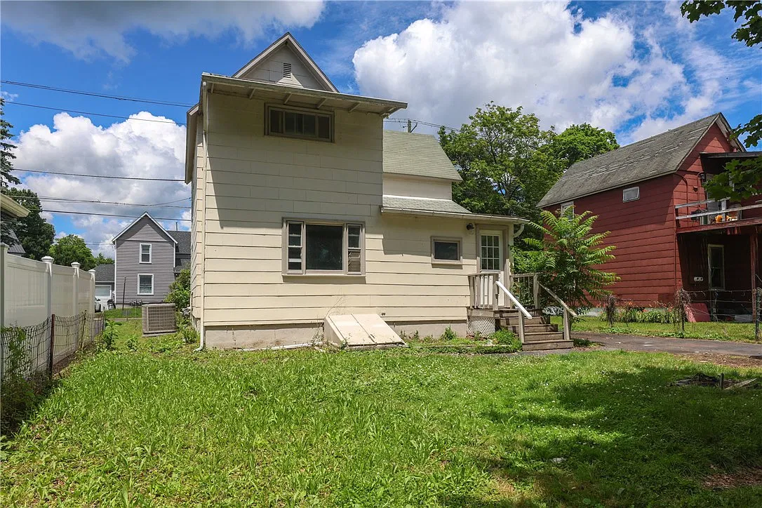 3 bed, 1.5 bath, 1314 sqft, $1,250 — Photo 3