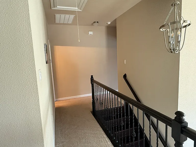 1932 Sherburne St — Photo 15