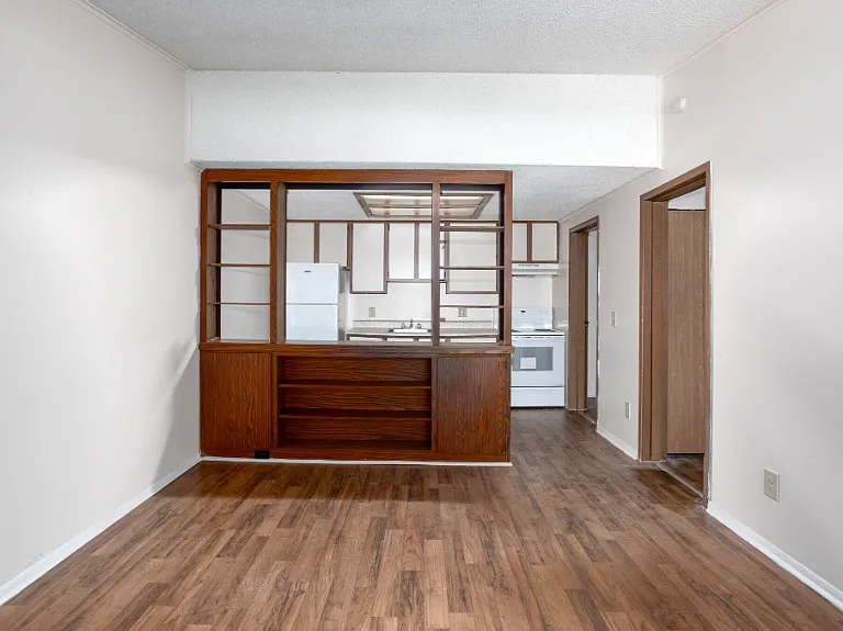 1 Bedroom Livingroom