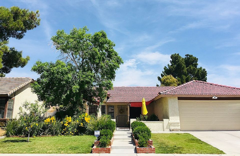 1st image of 4916 Evergreen Glen Dr