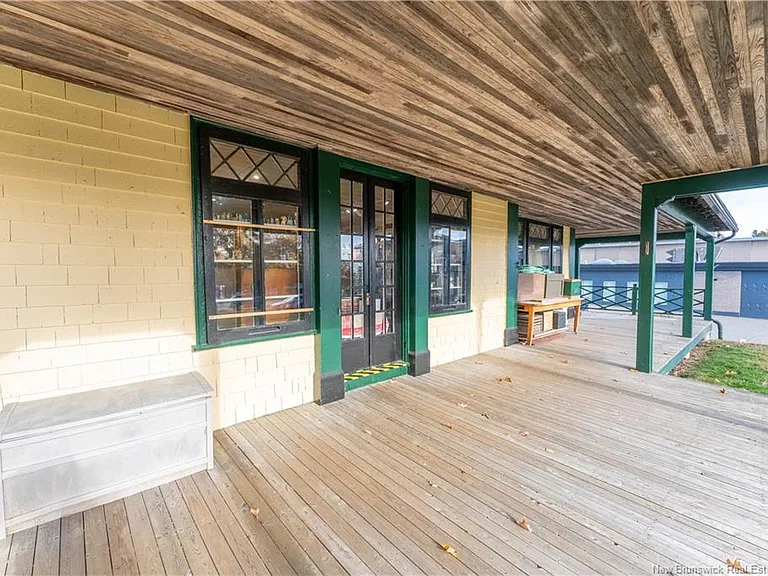 46 Reed Ave — Photo 3
