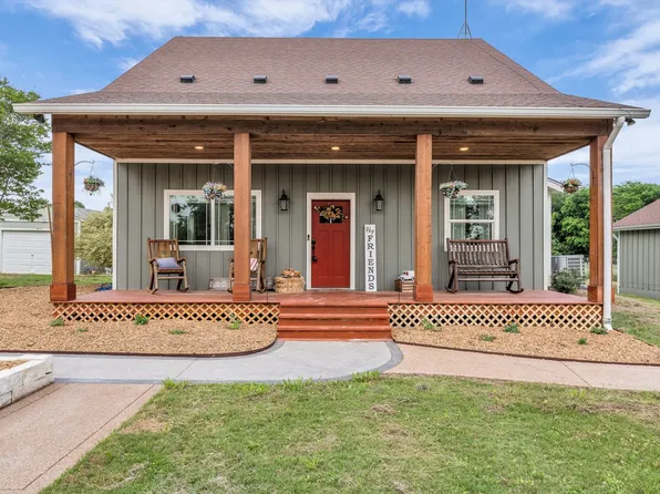 348 Barker Ln, Waco, TX 76705