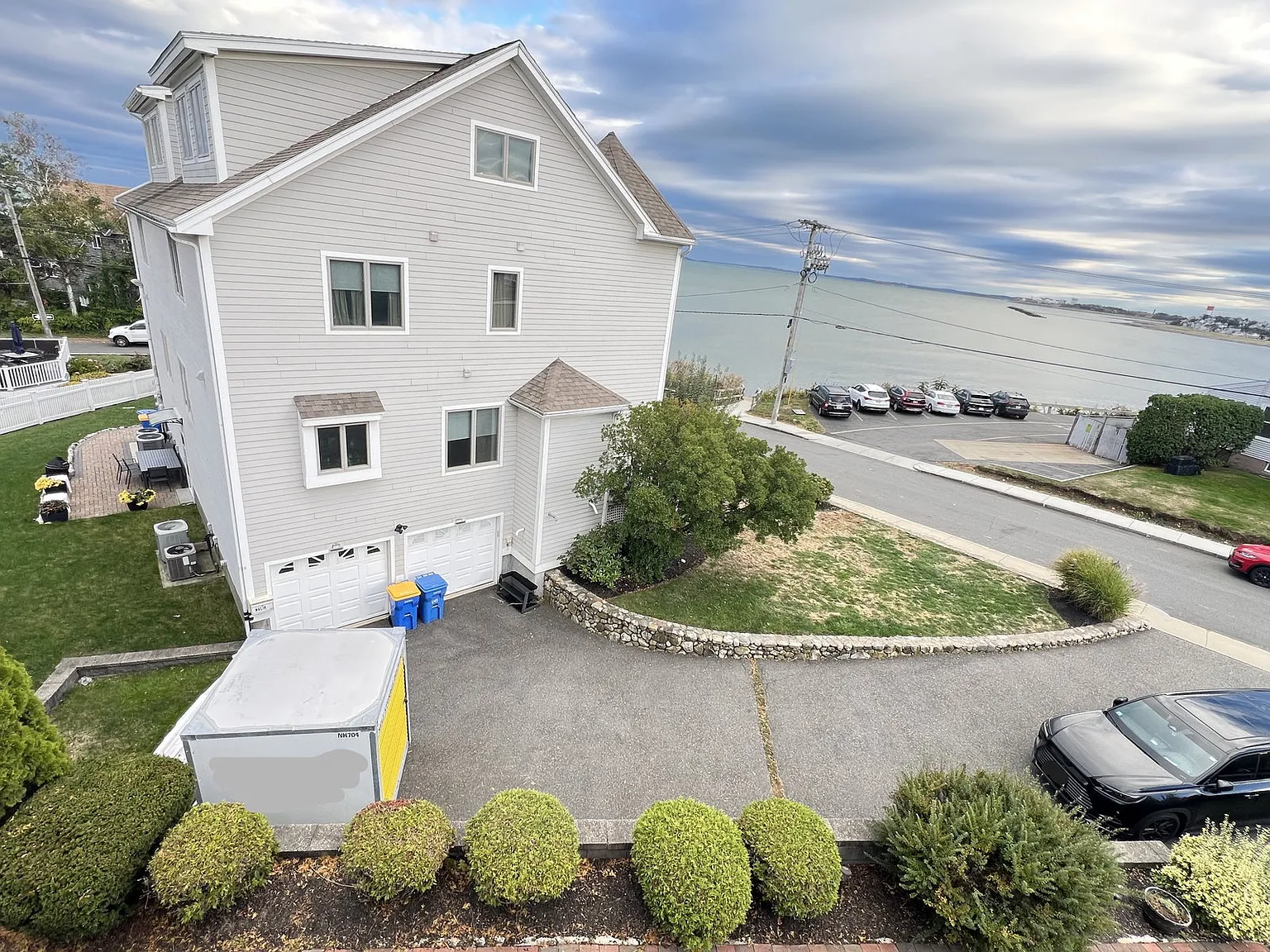 3 bed, 4.0 bath, 2780 sqft, $6,000 — Photo 2