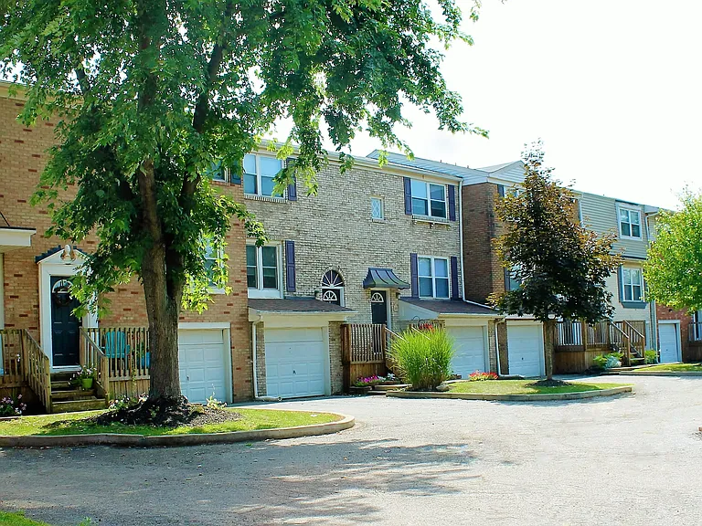 Heathwood Village — Photo 16