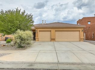 8924 Hallston Trl NW, Albuquerque, NM 87114