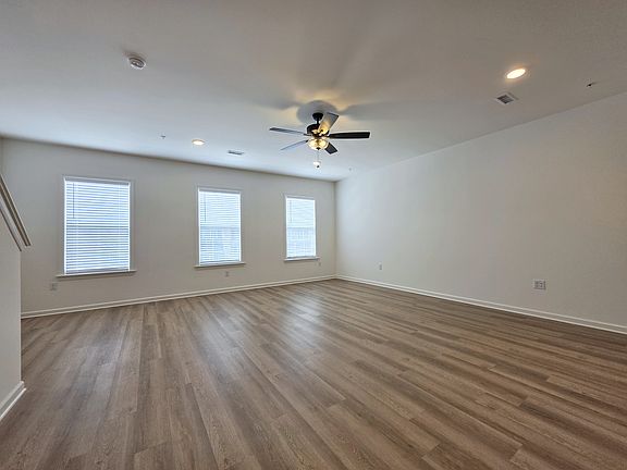 4th image of 2449 Spring Water Cir