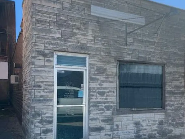 105 W Olive St, Bridgeport, IL 62417