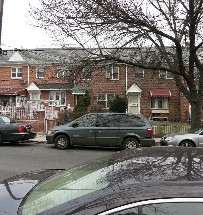 1st image of 395 Stockholm St