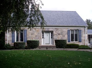 66 Willowbrook Rd, Cromwell, CT 06416