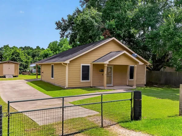 148 W Fear Rd, Winnie, TX 77665