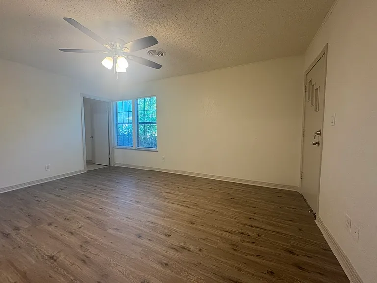 3731 Avenue M — Photo 12