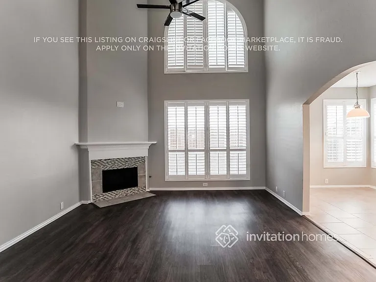 1616 Lansdale Dr — Photo 2