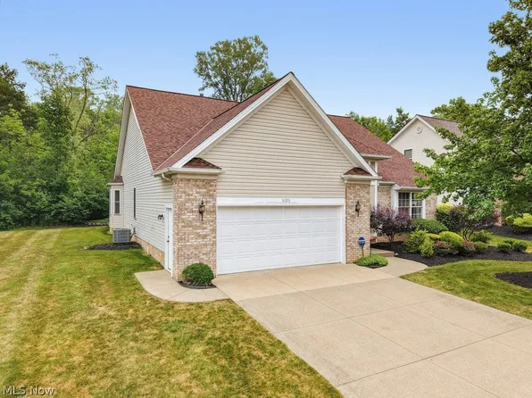 8205 Versailles Pl, Macedonia, OH 44056