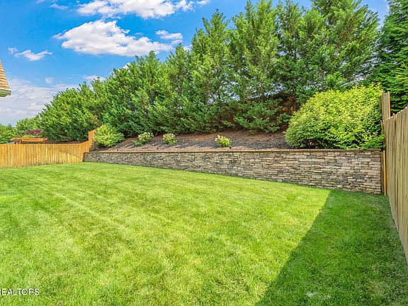 4th image of 12084 Woodhollow Ln