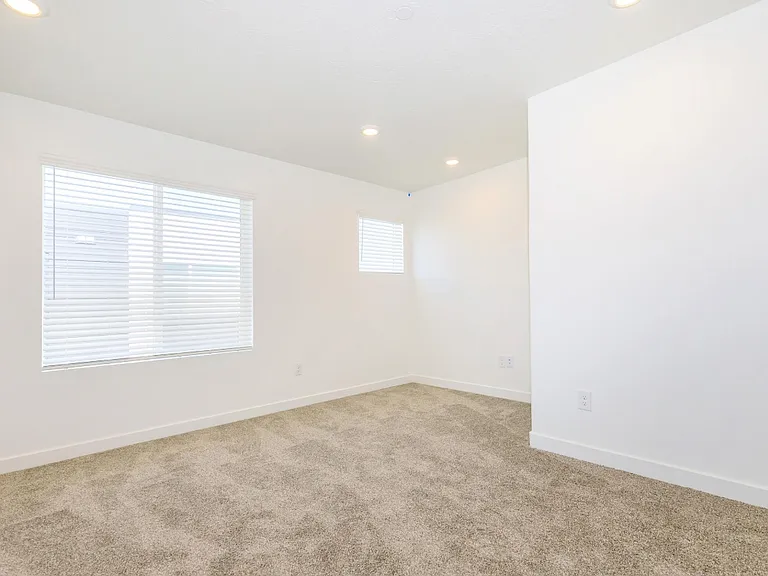 Crescent Townhomes — Photo 7