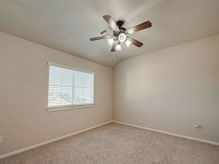 3302 Clearview Cir — Photo 34