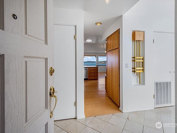 4th image of 1502 S Fernside Drive