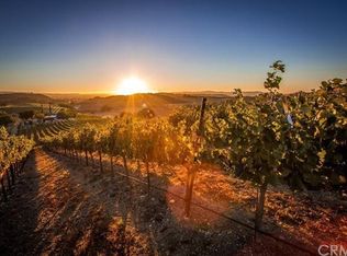 555 Hollyhock Ln, Templeton, CA 93465