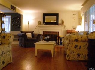 42 Wendover Rd, Trumbull, CT 06611