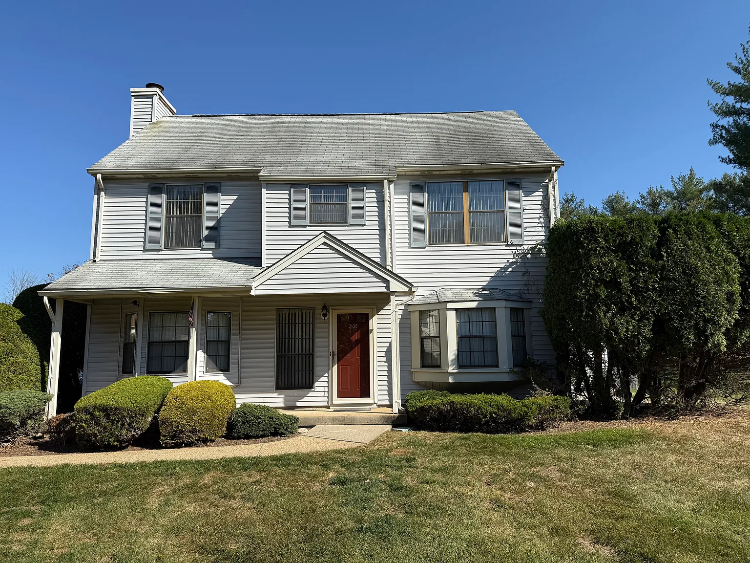 2105 Deerfield Dr photo 1