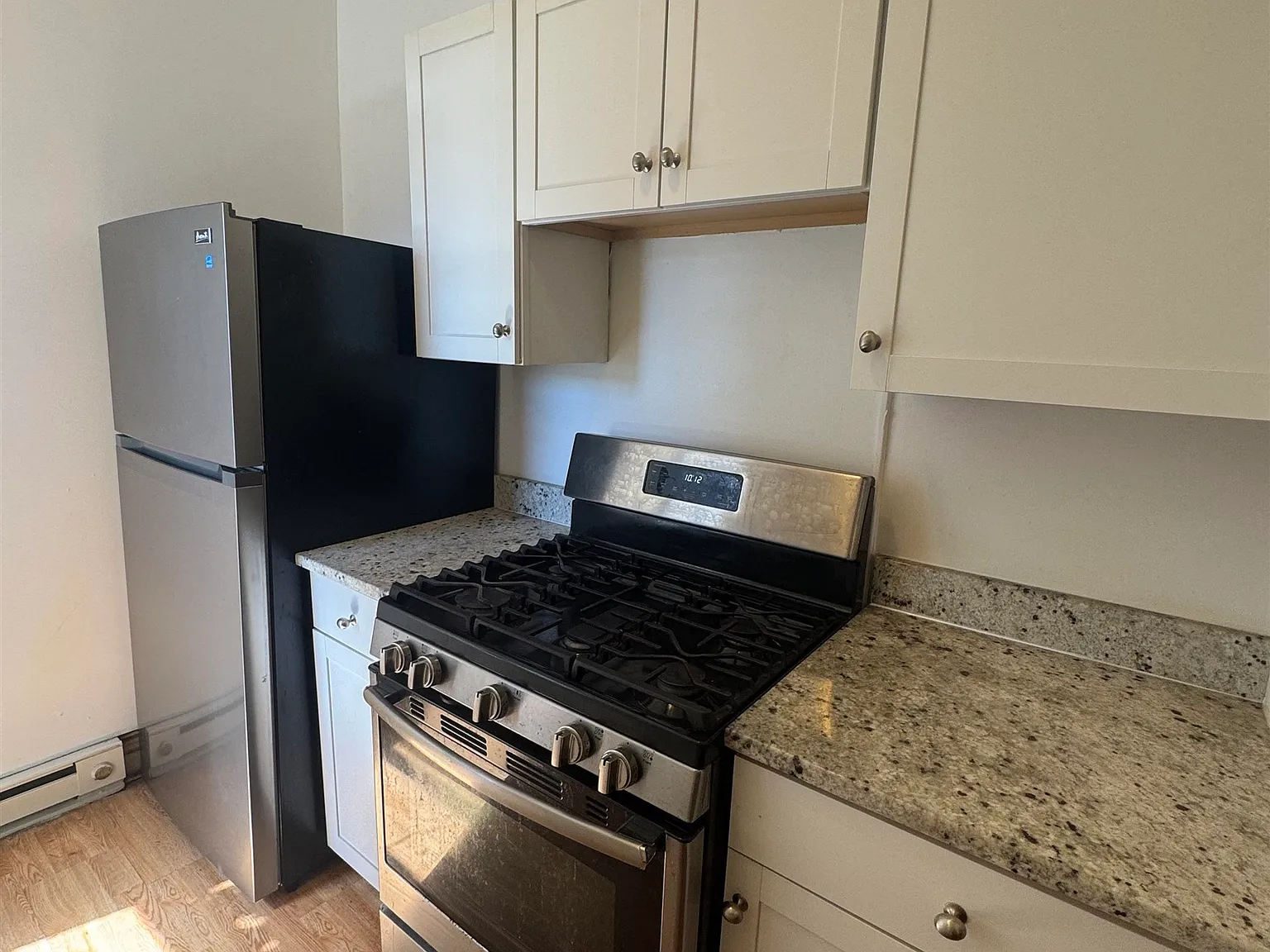 2 bed, 1.0 bath, $2,300 — Photo 3