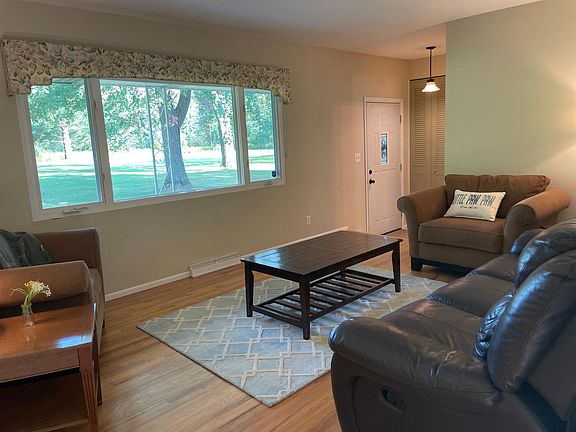 5th image of 7170 Louise Ln