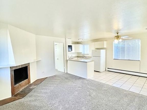 3rd image of 1045 Balsam St #6