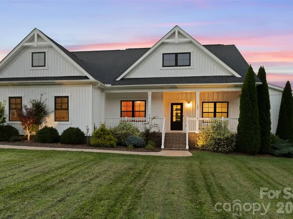 394 Kellwood Dr, Boone, NC 28607