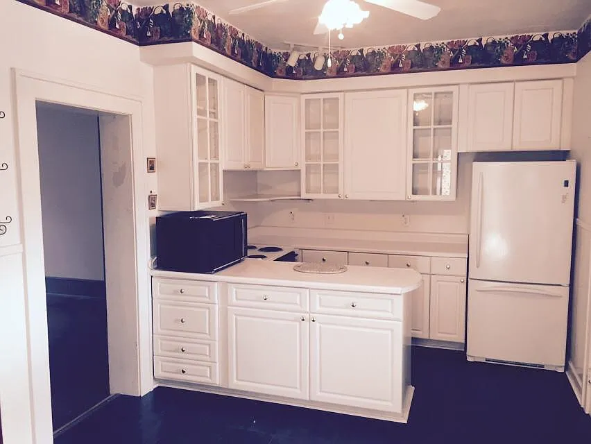 422 Bloom St — Photo 1