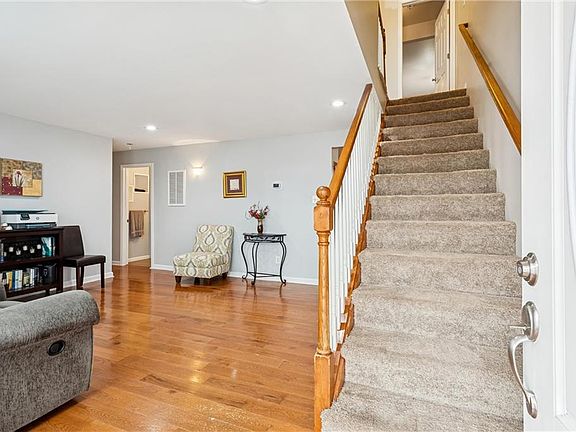 5th image of 119 Landing Rd