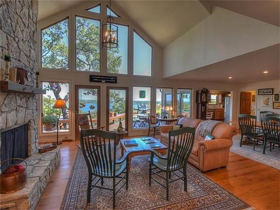 3rd image of 3405 Blue Lake Dr