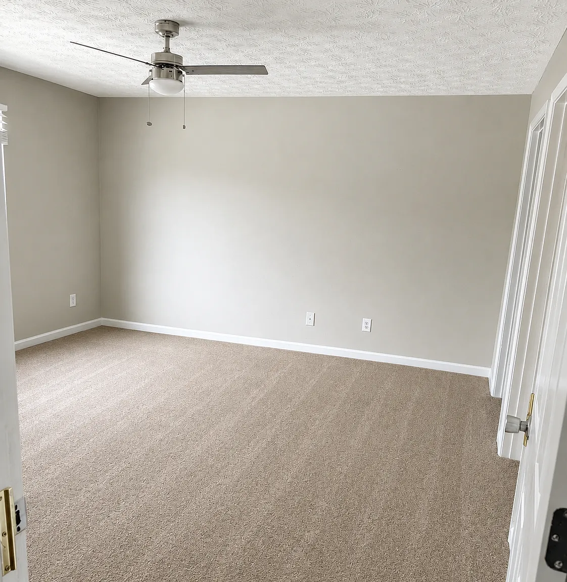3 bed, 2.0 bath, 1292 sqft, $1,600 — Photo 3