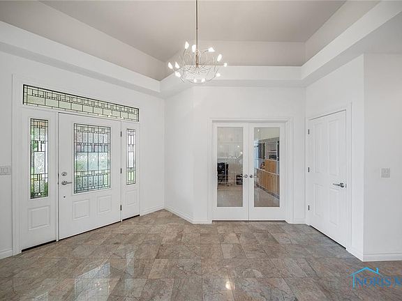 3rd image of 7130 Oak Bluff Ln