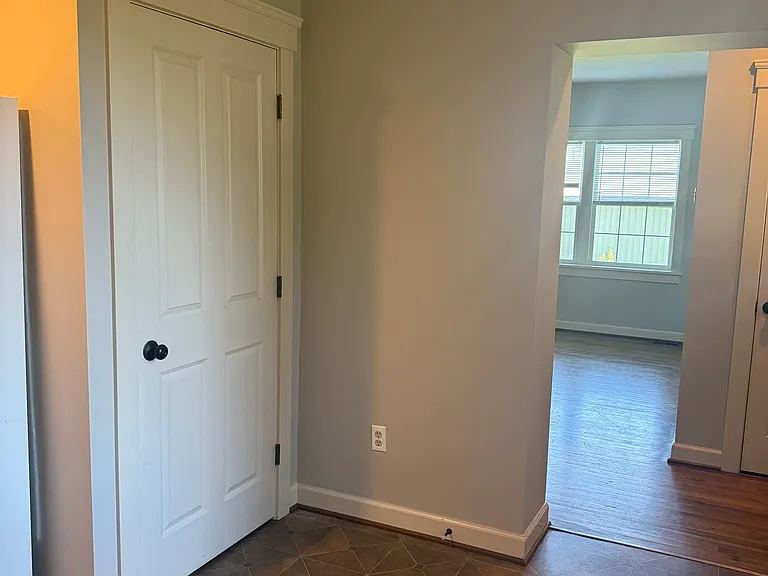 121 N Queen St #3 — Photo 12