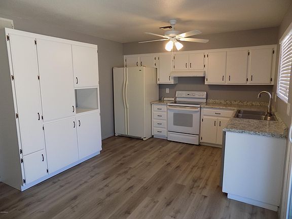 5th image of 1022 W Helena Dr